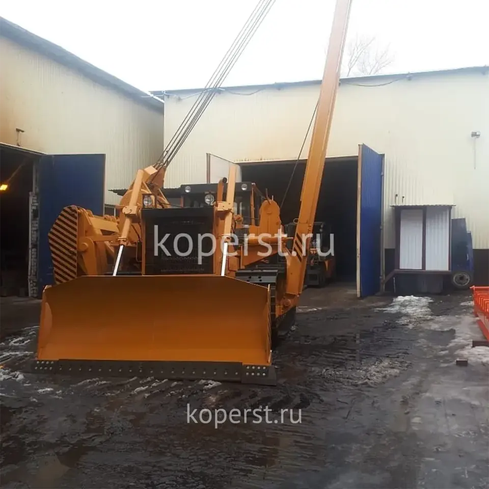 Трубоукладчик с отвалом